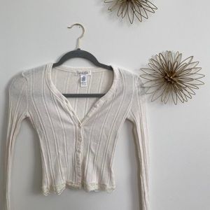 Tilly’s Lacey ButtonUp Long Sleeve (: